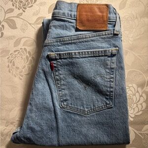 Levi's 501 Women’s Light Blue Straight Jeans Size 27